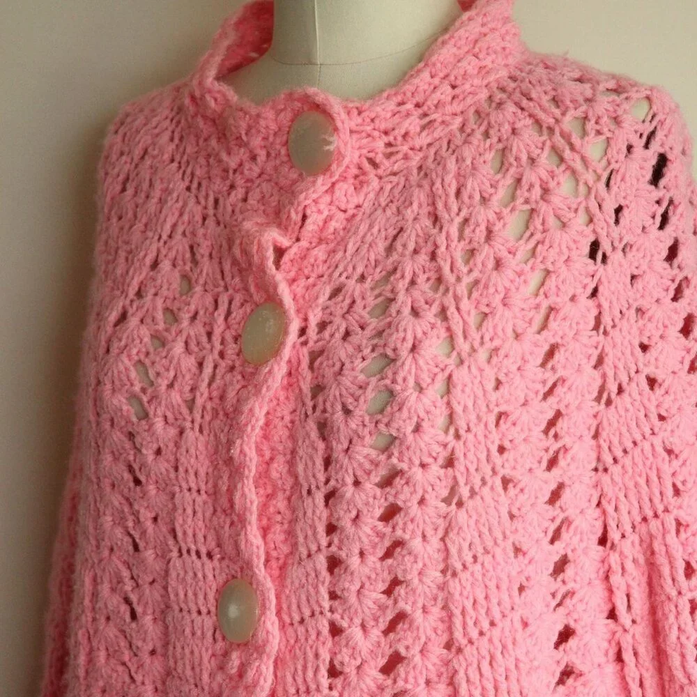 Vintage 1960s 1970s Poncho Shawl, Pink Knit or Crochet with Buttons Cape Wrap - Picture 7 of 10